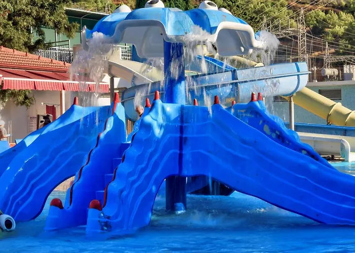 Resort Blue Fish