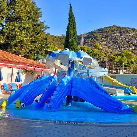 Blue Fish Resort Konaklı